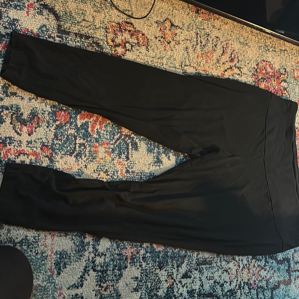 Black leggings